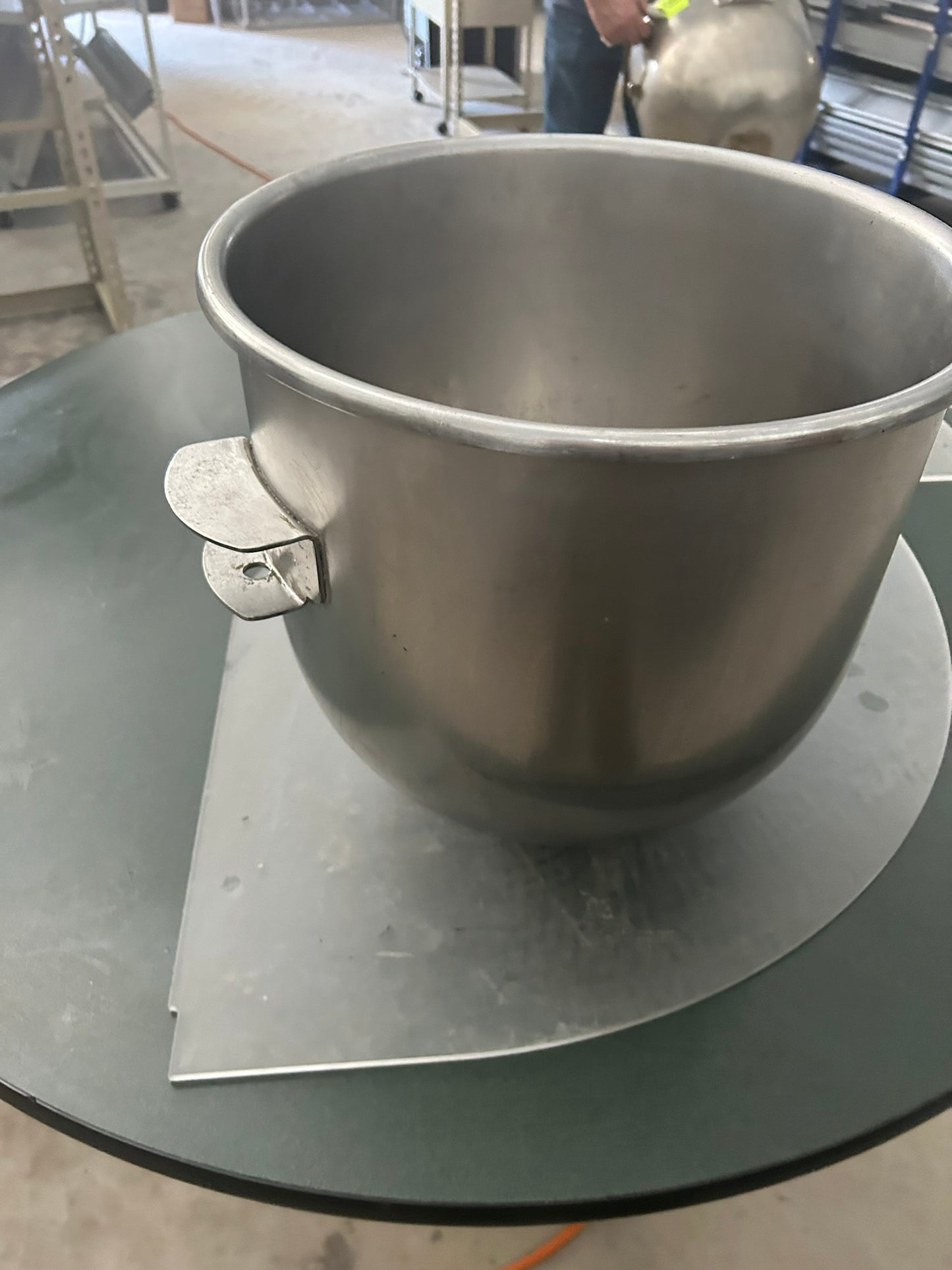 VMHL 40 qt commercial mixing bowl