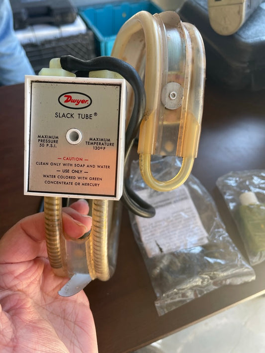 1212 Dwyer gas pressure kit with slack tube manometer