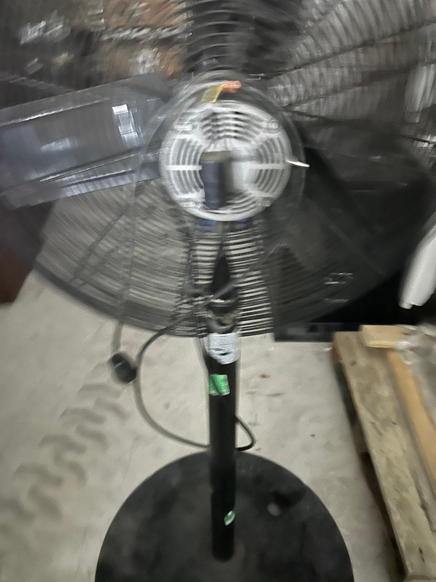 U line 30" stationary Pedestal Fan